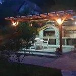 Garden Lohovo Nyaraló Bihać