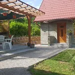 Garden Lohovo Nyaraló *