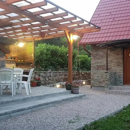 Garden Lohovo Nyaraló Bihać