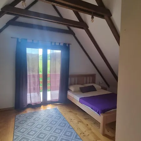 Dom wakacyjny Garden Lohovo *