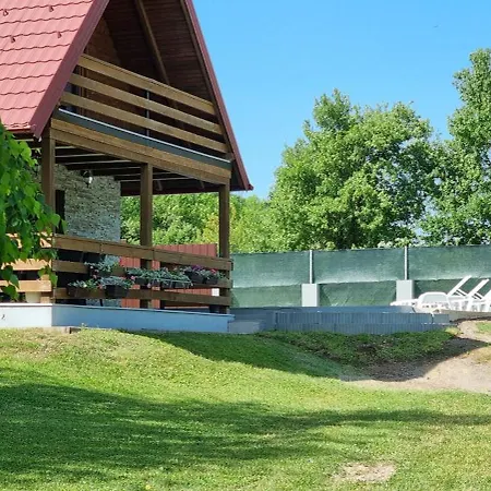 Garden Lohovo Ferienhaus